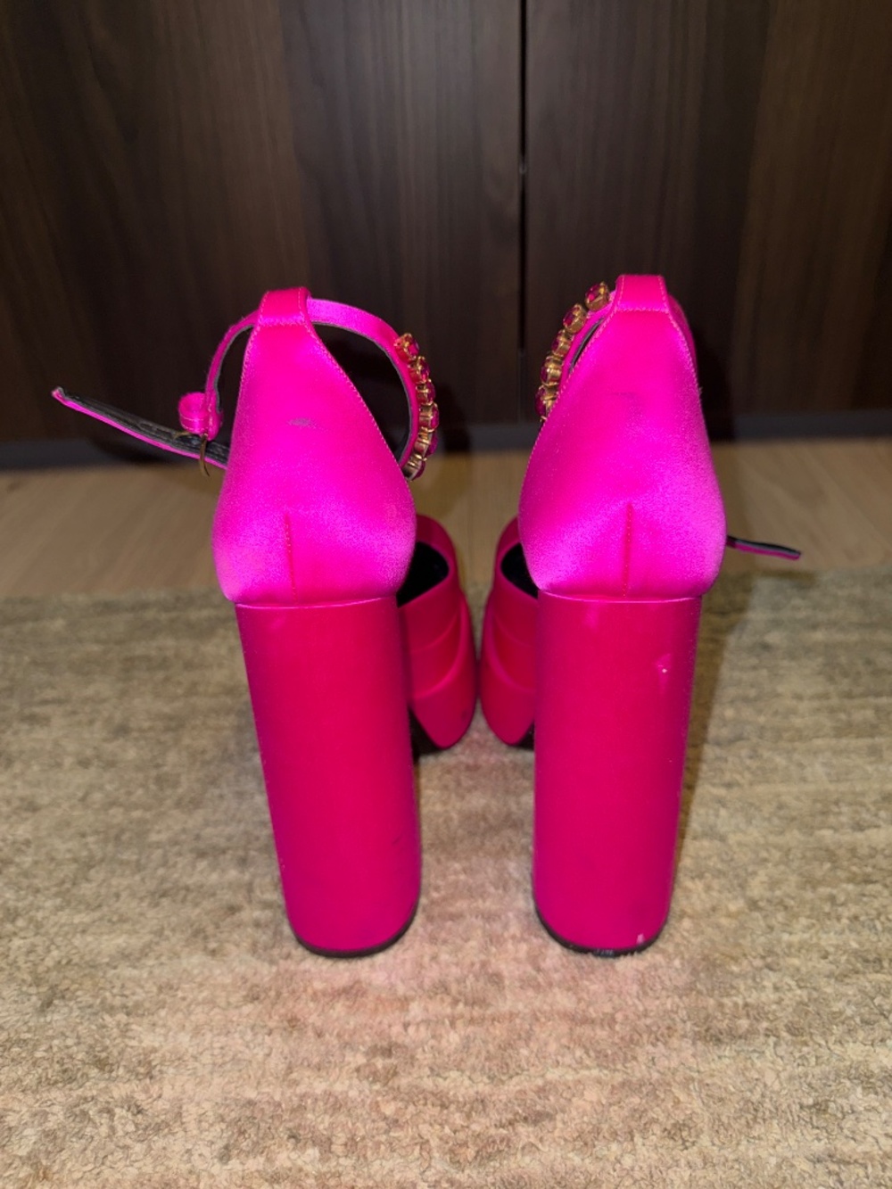 Versace Medusa Platform Pump (Fuchsia Satin) Size 37 - Picture 8 of 13